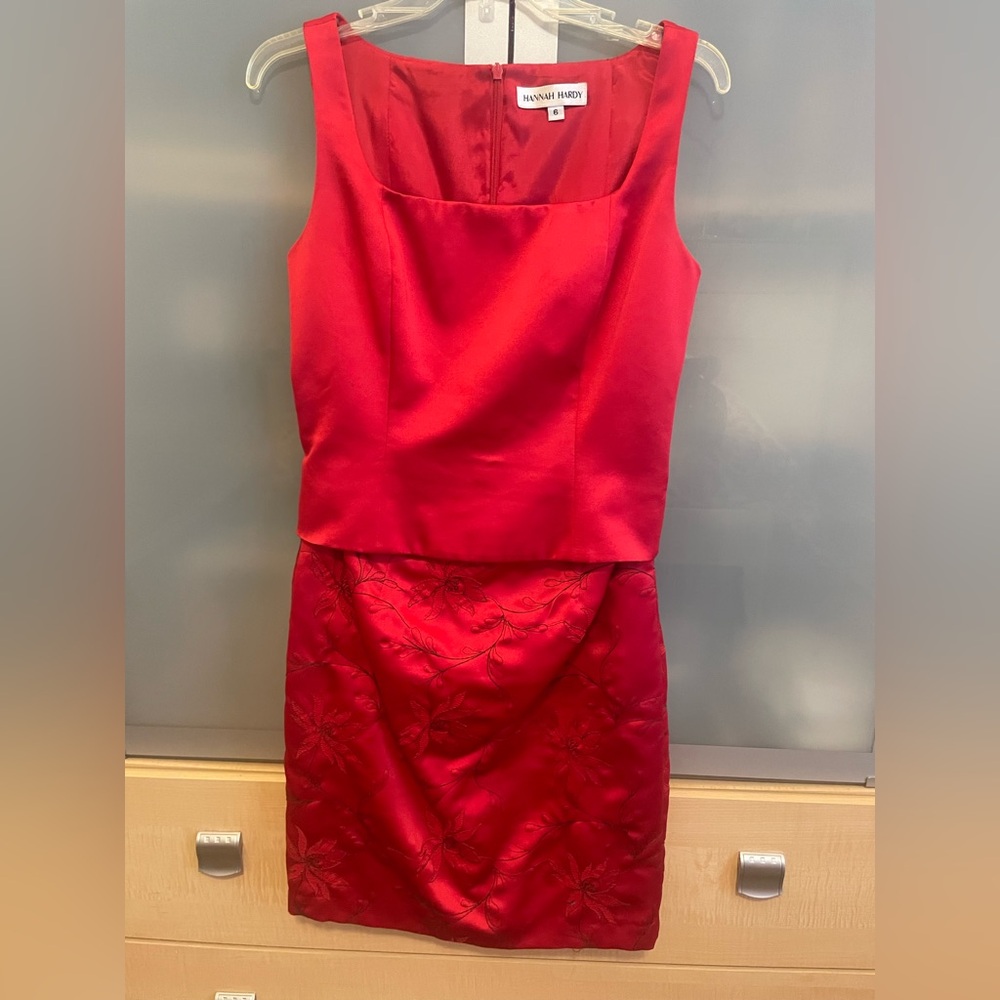 Elegant Red Sleeveless Dress